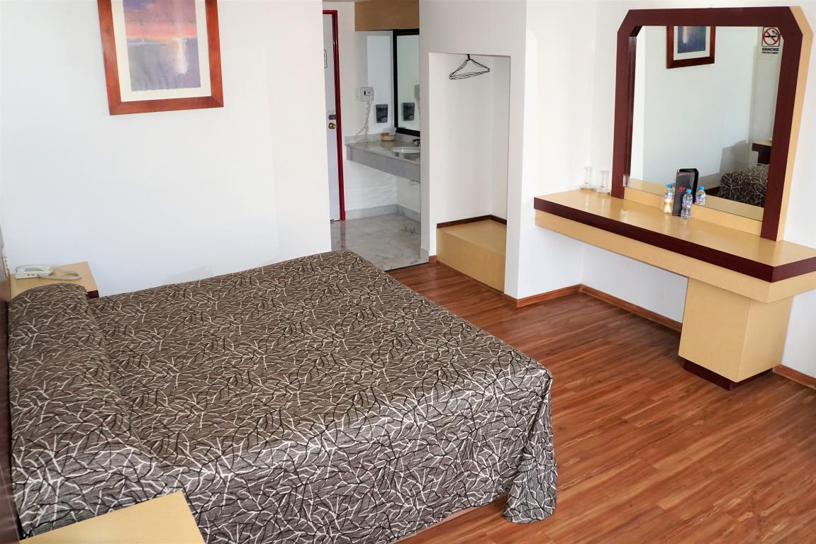 HOTEL REY